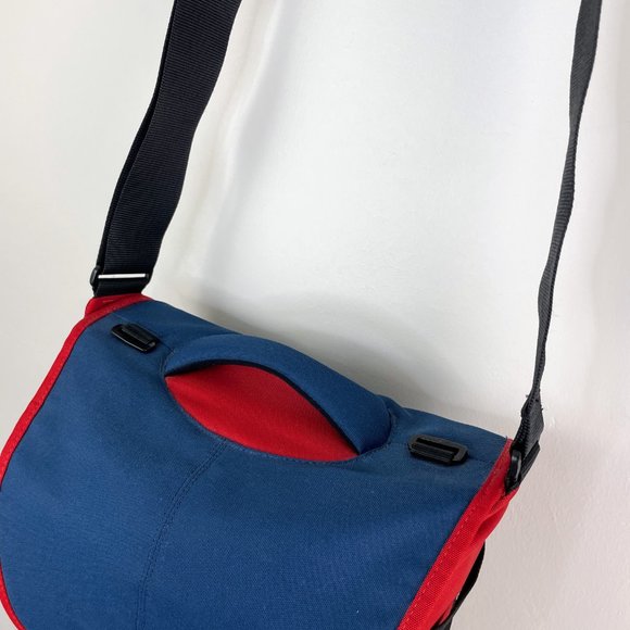 Crumpler 6 Million Dollar Home Shoulder Bag for Compact Digital SLR Camera Bag - Picture 8 of 13